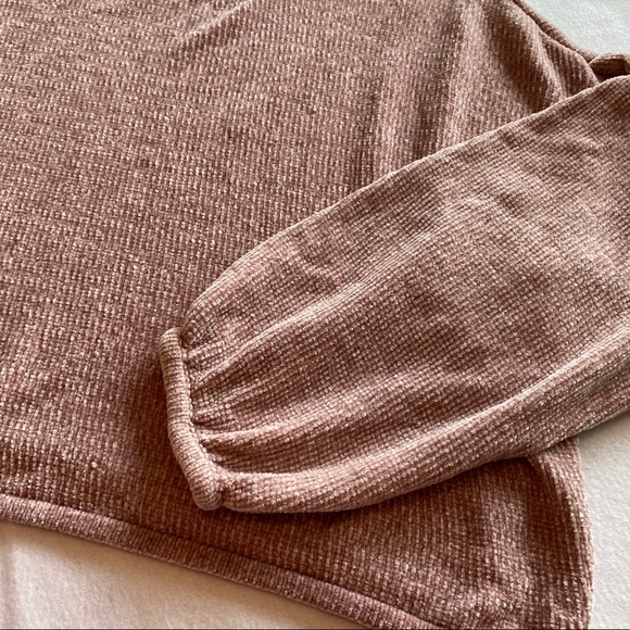 AE Cropped Sweater w/ Balloon Sleeves - Picture 2 of 4